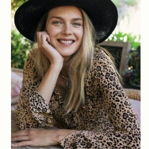 Anthropologie Cloth & Stone Classic Buttondown